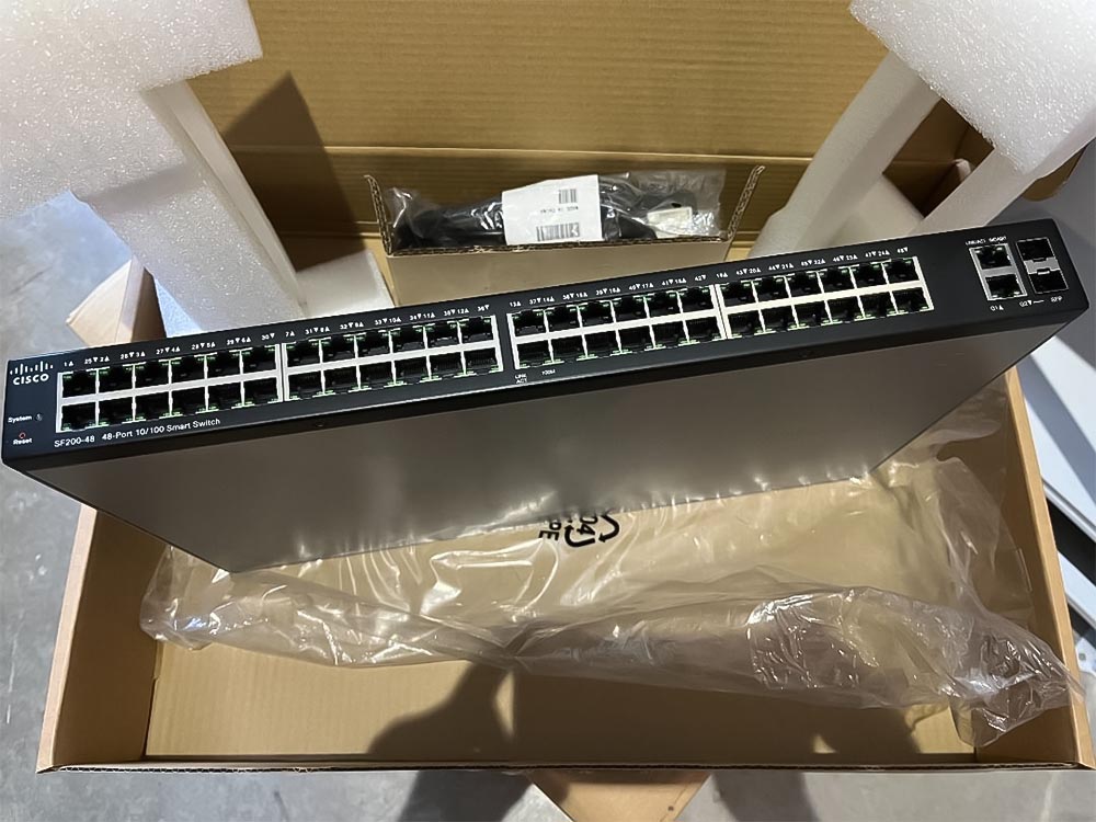 Chi tiết Switch chia mạng Cisco 48Port SF200-48