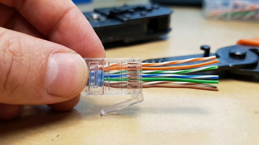 Cắt bằng đầu dây