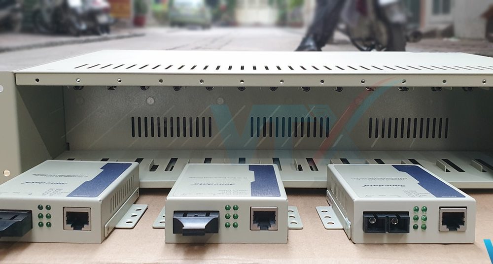 Khung nguồn tập trung 14 khe cắm converter Rack2000A