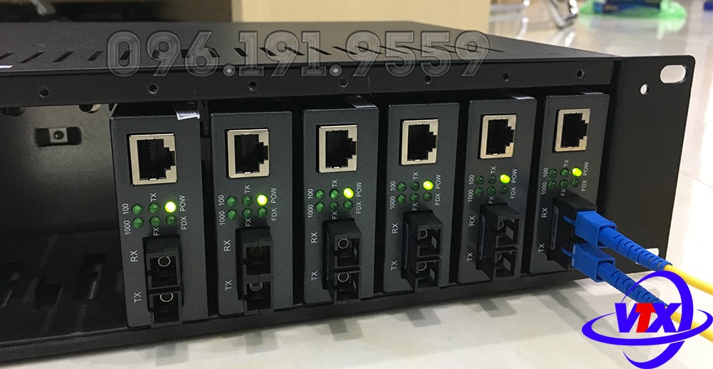 Khung nguồn tập trung converter quang 14 khe cắm