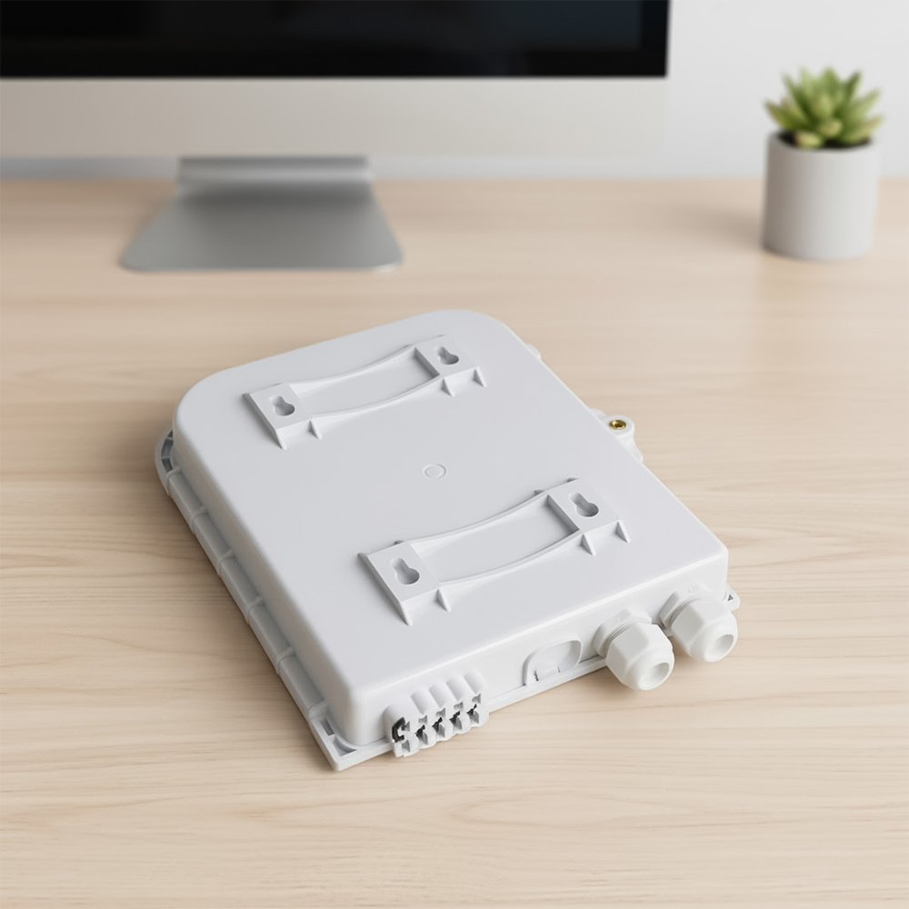 Ảnh chụp mặt dưới Hộp phối quang ODF 16FO outdoor ngoài trời (vỏ nhựa) đầy đủ phụ kiện Ảnh chụp mặt dưới Hộp phối quang ODF 16FO outdoor ngoài trời (vỏ nhựa) đầy đủ phụ kiện