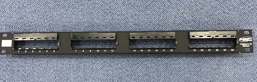mat-truoc-patch-panel-AMP