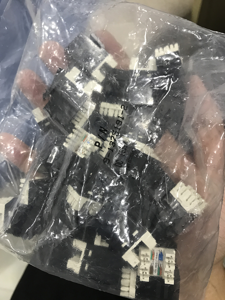 nhan-mang-di-kem-patch-panel-AMP