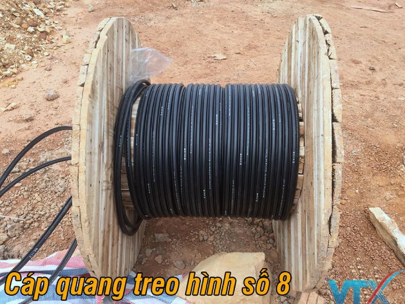 hinh-anh-cuon-cap-quang-treo-so-8 