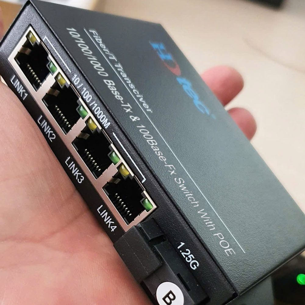 Converter quang 1 sợi + 4 cổng PoE HDTec tốc độ 1000M (1)