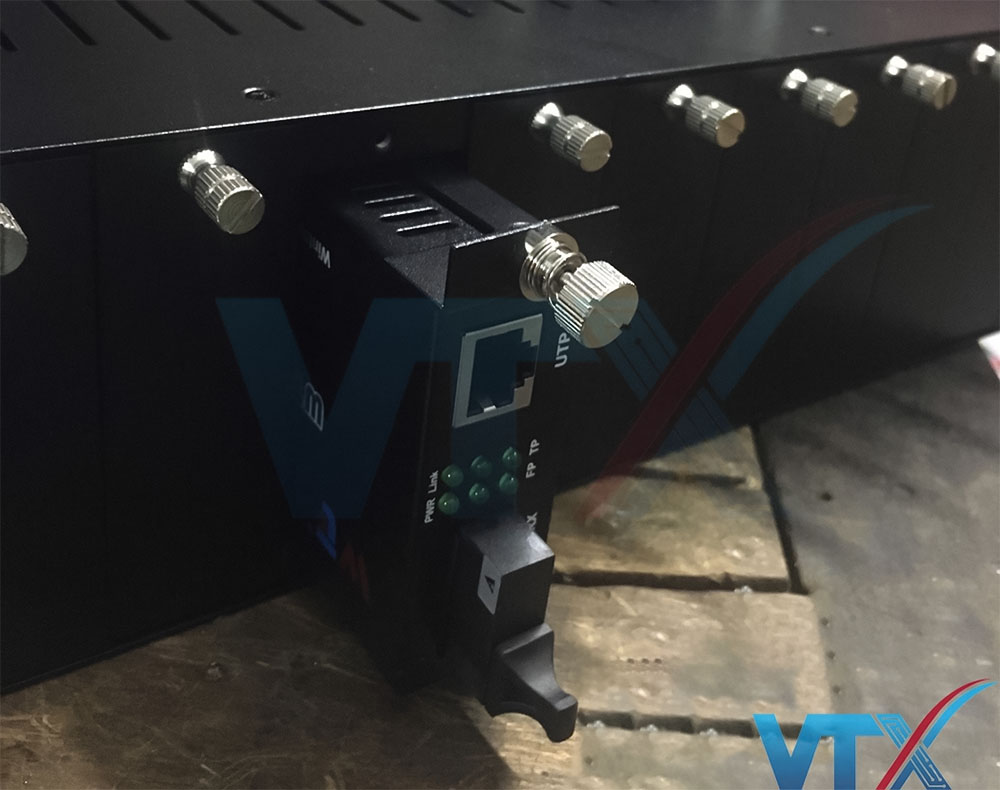 Khay nguồn tập trung converter Wintop WT-81_4-2A_