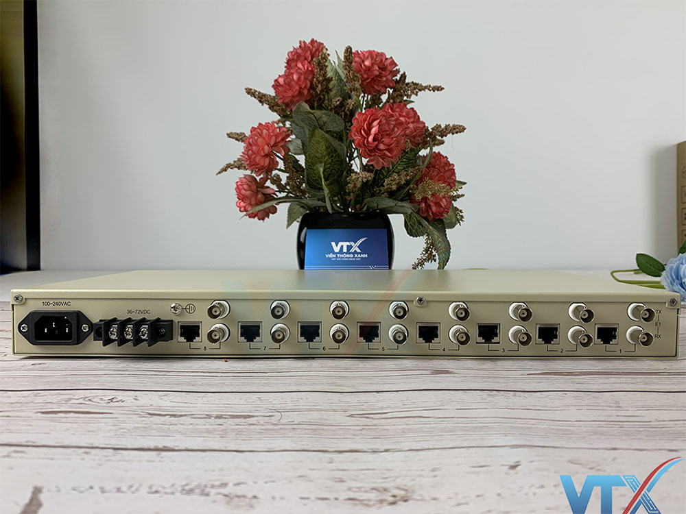 Bộ chuyển đổi tín hiệu E1 sang Ethernet Upcom HPC8E1-4ETH