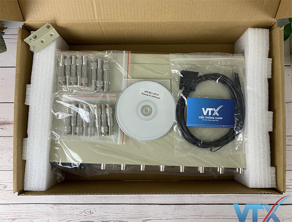 Bộ chuyển đổi tín hiệu E1 sang Ethernet Upcom HPC8E1-4ETH