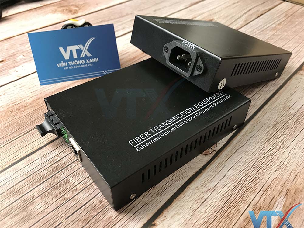 Bộ chuyển đổi tín hiệu thoại sang quang Converter Upcom E1-MUX01-F..