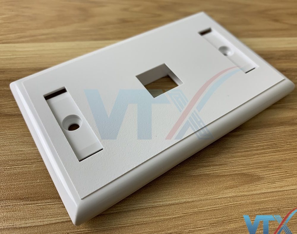 Wallplate mặt 1 cổng Legrand | PN:03410