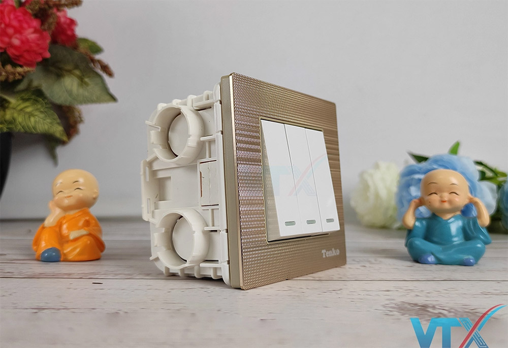 Công tắc âm tường 3 công tắc Tenko TK-F71-C-03