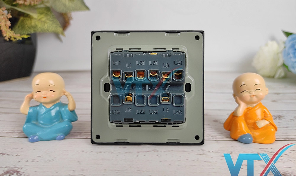 Công tắc âm tường 4 công tắc Tenko TK-F71-C-04