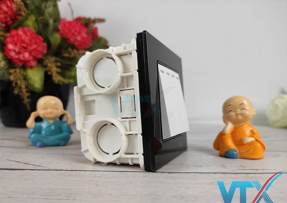 Công tắc âm tường Tenko 4 công tắc TK-F71-D-04