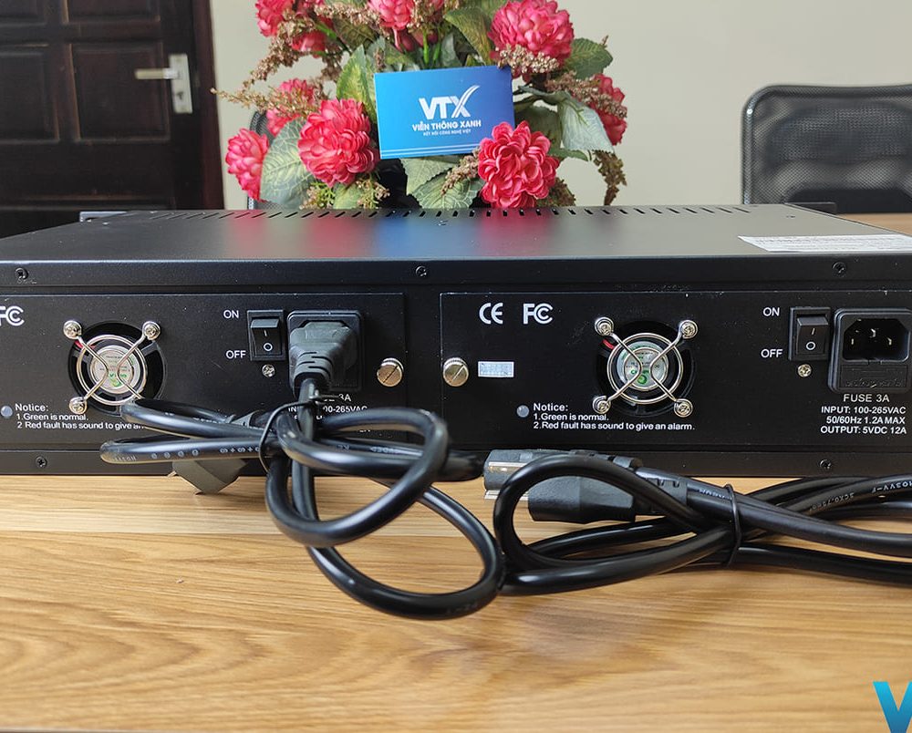 Bộ khung nguồn tập trung converter quang 14 cổng Upcom