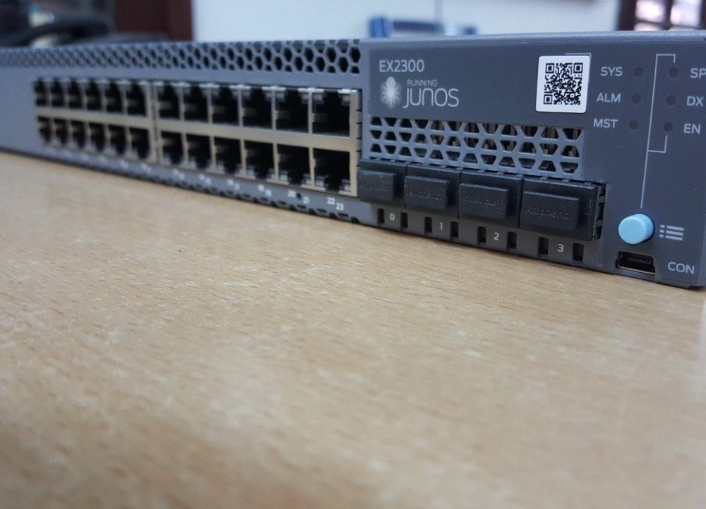 Switch Juniper 24 Port 10/100/1000BaseT EX2300-24P