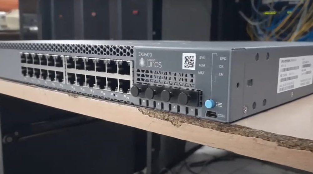 Switch Juniper 24 Port 10/100/1000BaseT EX2300-24P-TAA
