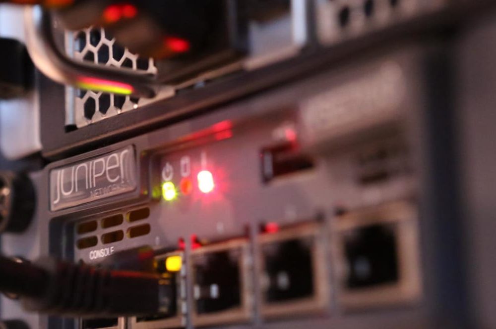 Switch Juniper 24 Port 10/100/1000BaseT EX4300-24P-TAA