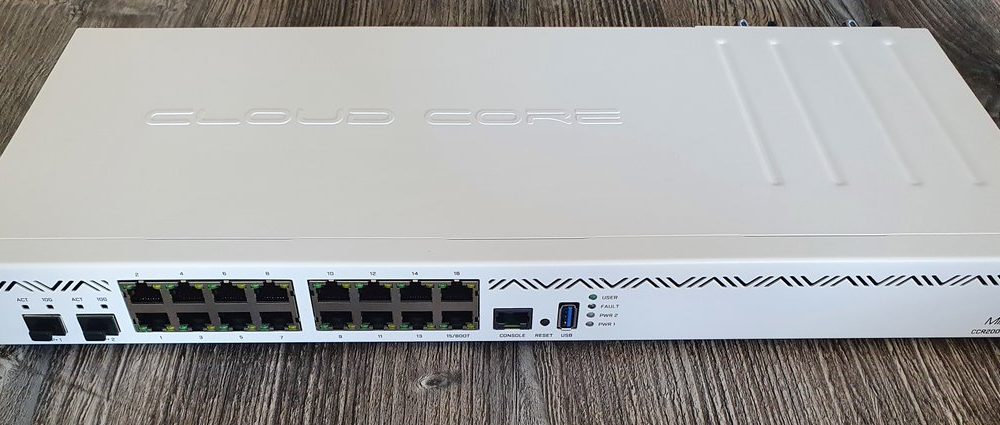 Bộ định tuyến Router Mikrotik CCR2004-16G-2S+ - Giá tốt !