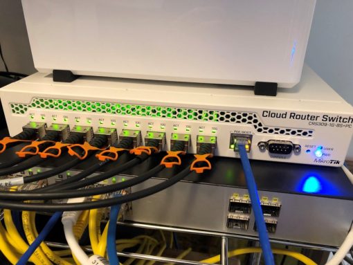Switch chia mạng Mikrotik CRS309-1G-8S+IN