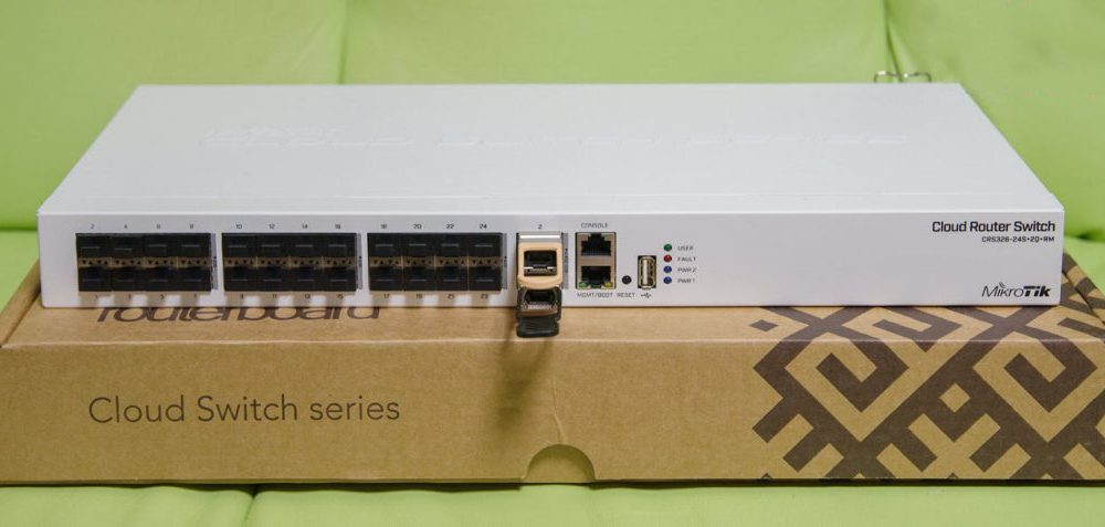Switch chia mạng Mikrotik CRS326-24S+2Q+RM