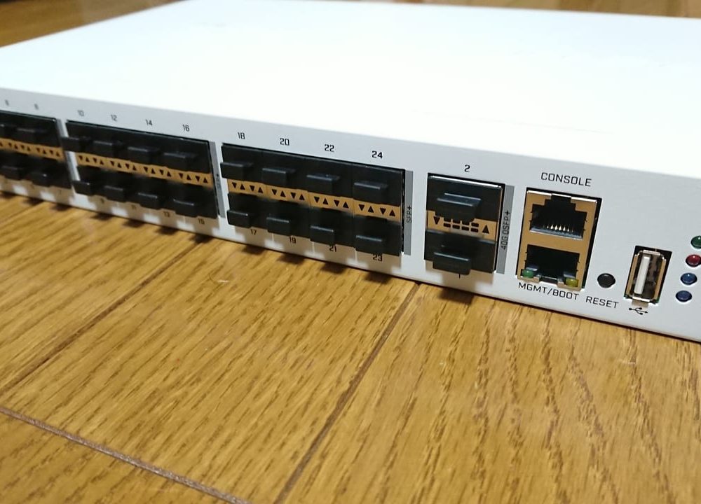 Switch chia mạng Mikrotik CRS326-24S+2Q+RM