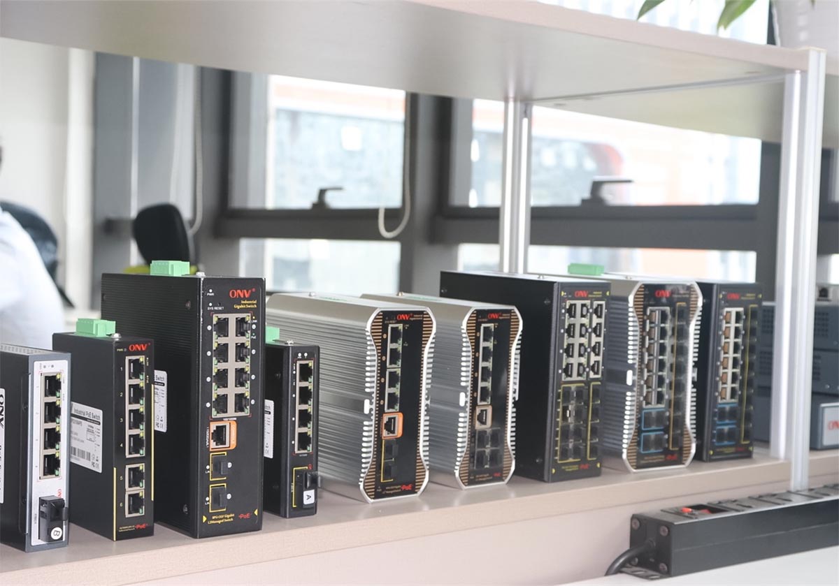 Switch chia mạng 10G và cách lựa chọn phù hợp cho doanh nghiệp vừa và nhỏ