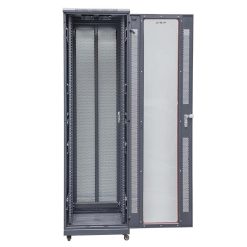 Không gian bên trong tủ rack Maxtel 42U