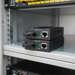 Ảnh thực tế của bộ chuyển đổi Ethernet HDtec 2 sợi quang và 1 cổng RJ45 100Mbps_1G