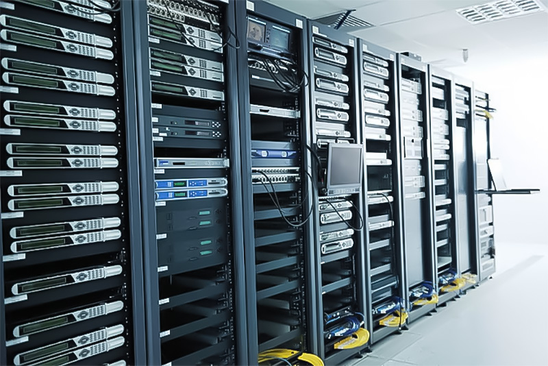 Tủ rack lưu trữ các thiết bị switch chia mạng