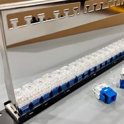 Patch panel Cat6 UTP ANCOMTECK 16 cổng ACT-16S1U khi lắp đặt nhân mạng