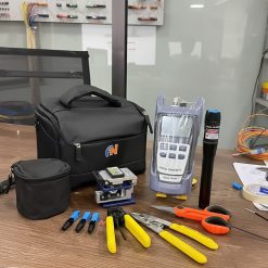 Các thiết bị trong Bộ dụng cụ thi công cáp quang ANCOMTECK ACT-TK07 được đặt trong nhà kho