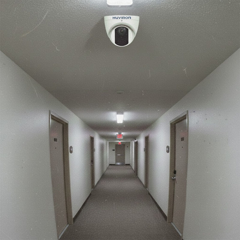 Camera BULLET hồng ngoại HUVIRON HU-ND522D_I3E được lắp đặt ở hành lang chung cư